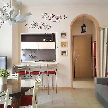 Lora Apartment Como