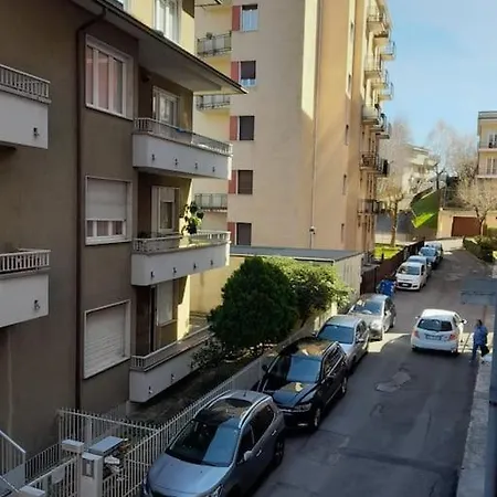 Lora Apartamento Como
