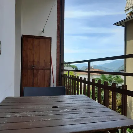 Lora Apartamento Como